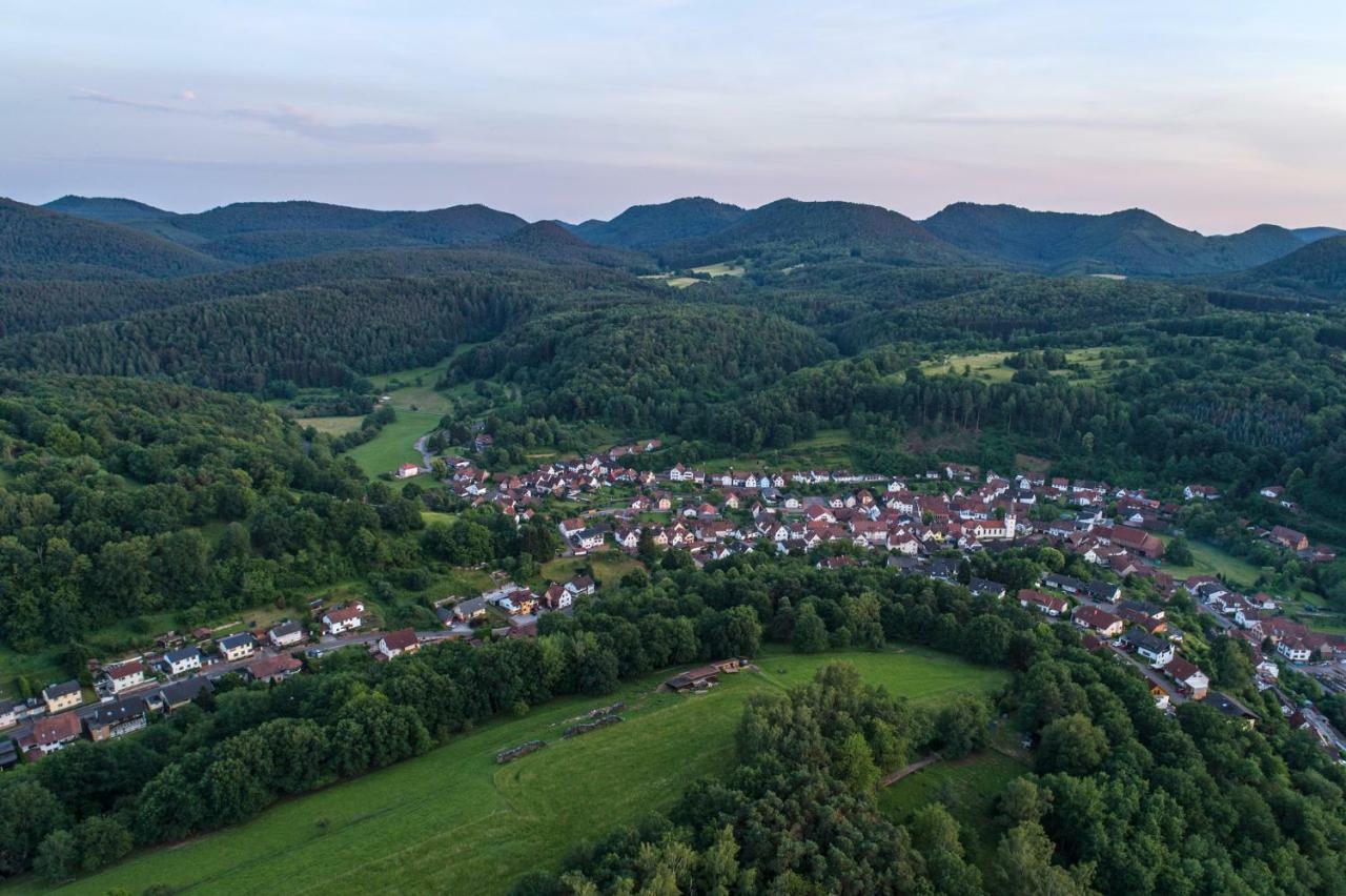 Landgasthaus & Hotel Zur Krone Dahn Eksteriør billede